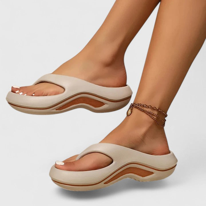Lilly-Helene | Leichte Slip-on-Sandalen