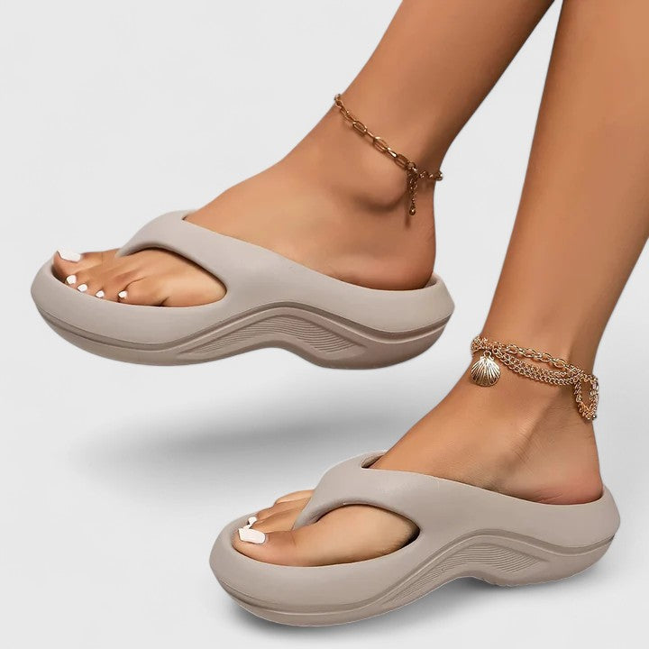 Lilly-Helene | Leichte Slip-on-Sandalen