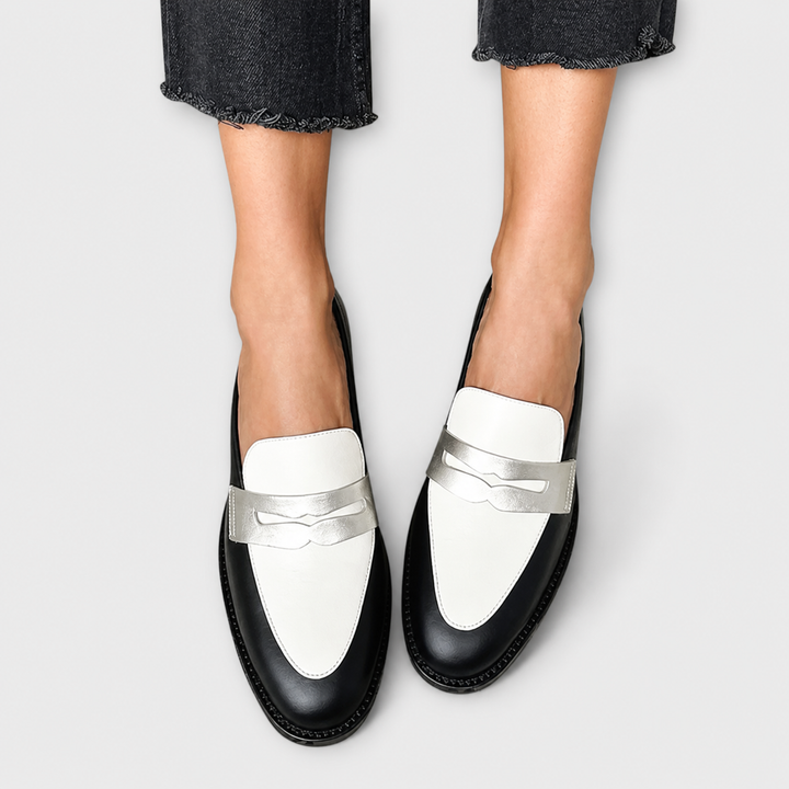 Mia-Magdalena | Schwarze Metallic-Loafer