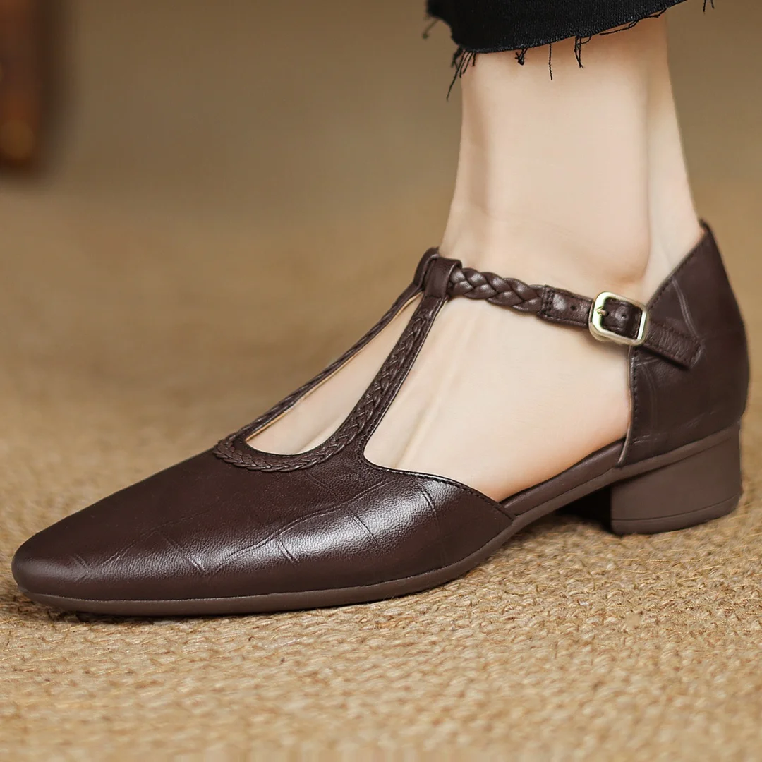 Greta – Klassische Leder-T-Steg-Schuhe mit geflochtenem Detail