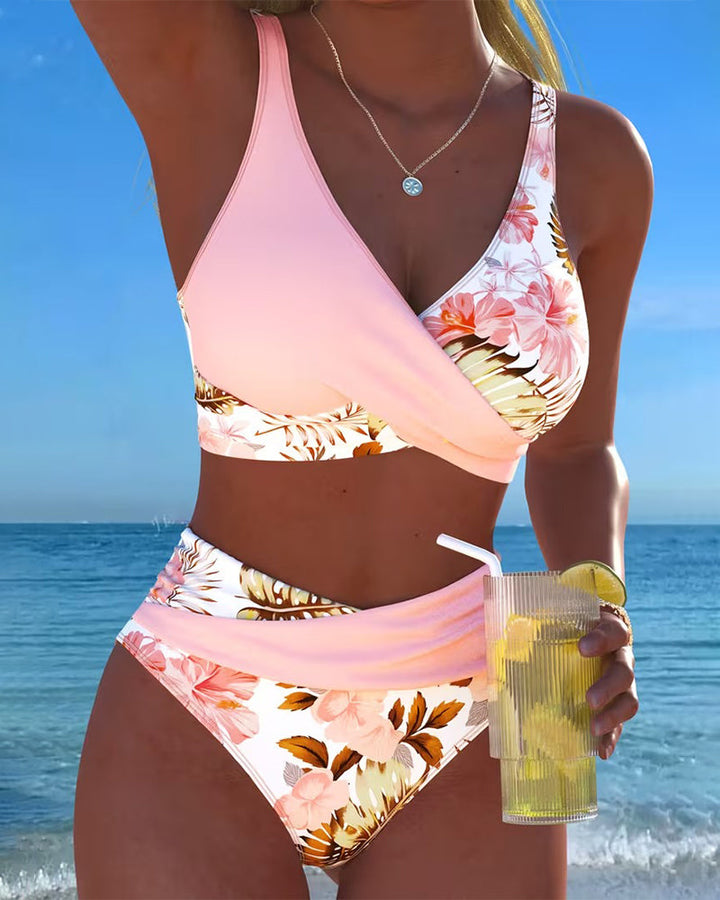 Charlotte-Marie | Bikini mit kontrastierendem Blumenmuster und Schlitz