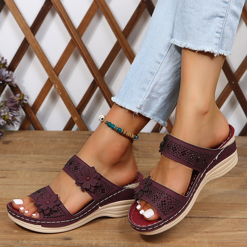 Maja-Charlotte | Bequeme Keilsandalen