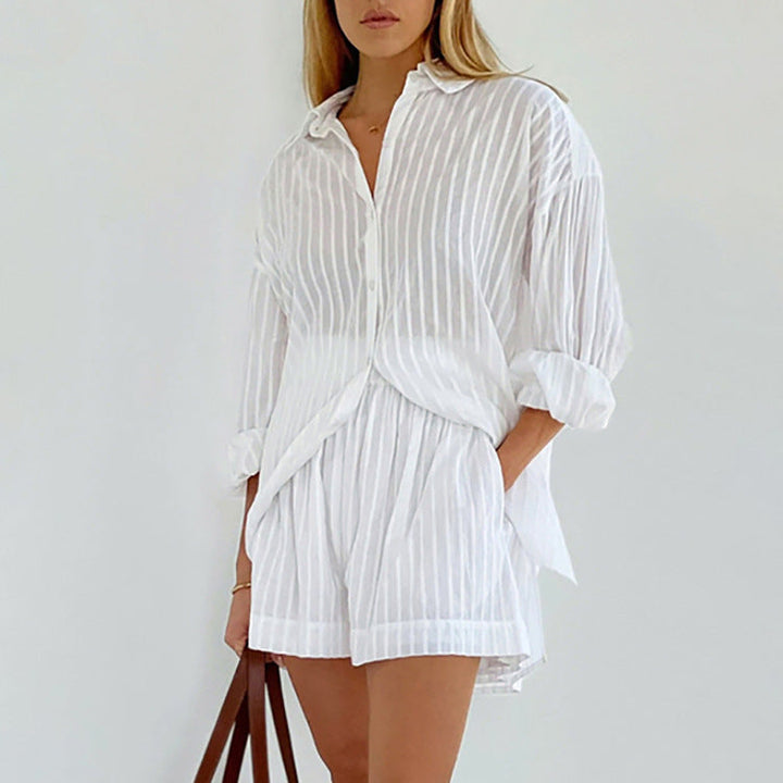 Greta-Theresa | Luftiges Set aus geknöpfter Bluse und Shorts