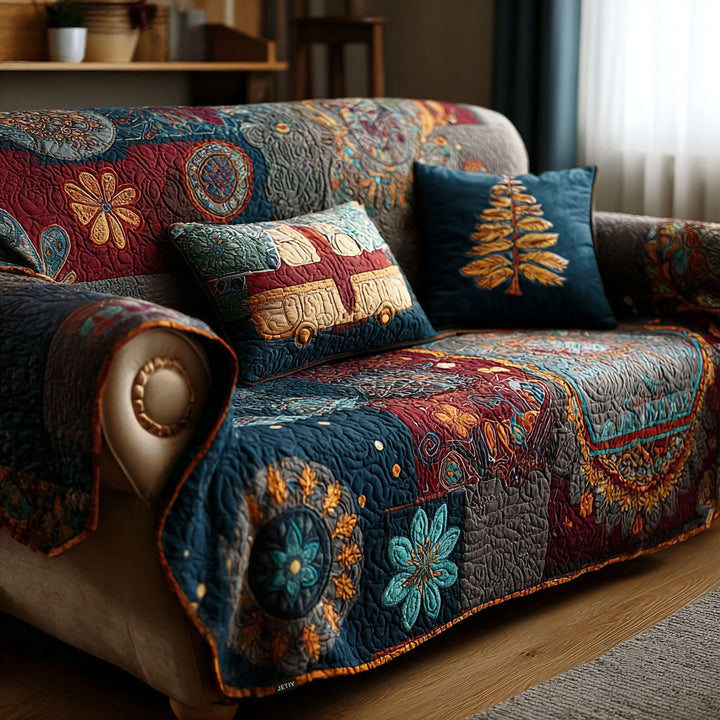 Gesteppter Sofabezug – mit zartem Boho-Muster