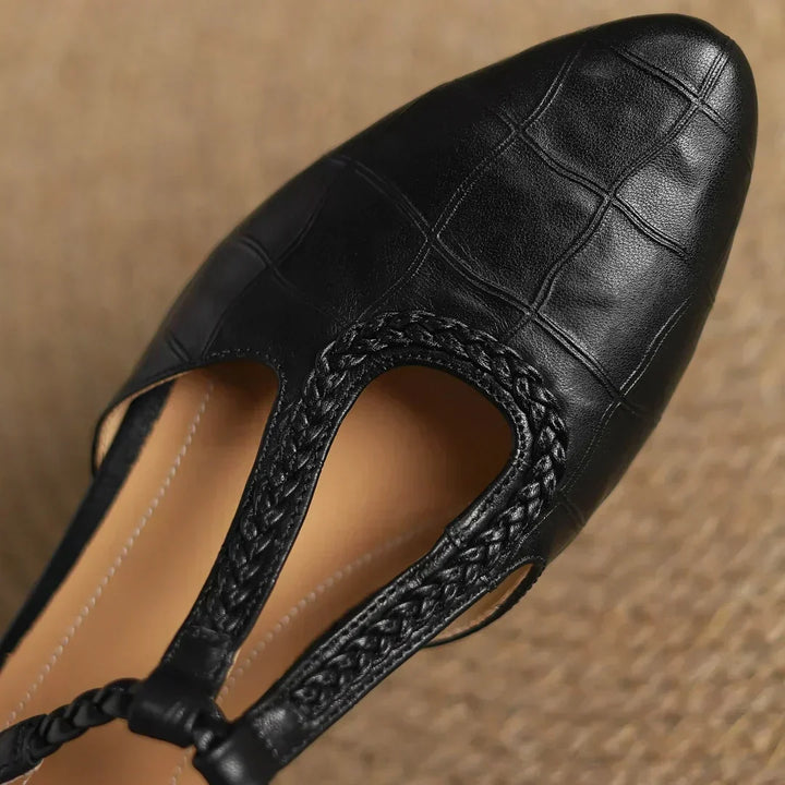 Greta – Klassische Leder-T-Steg-Schuhe mit geflochtenem Detail