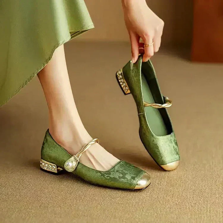 Frieda – Klassische Riemchenschuhe mit elegantem Look