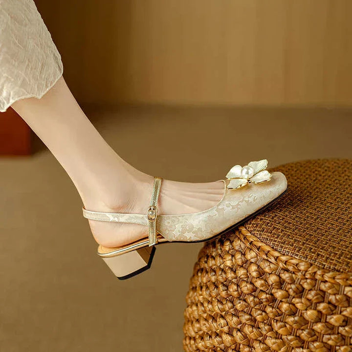 Mathilde – Elegante Damenschuhe mit floralem Detail
