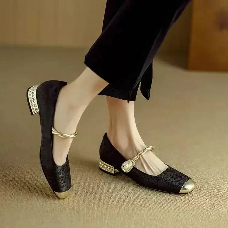 Frieda – Klassische Riemchenschuhe mit elegantem Look