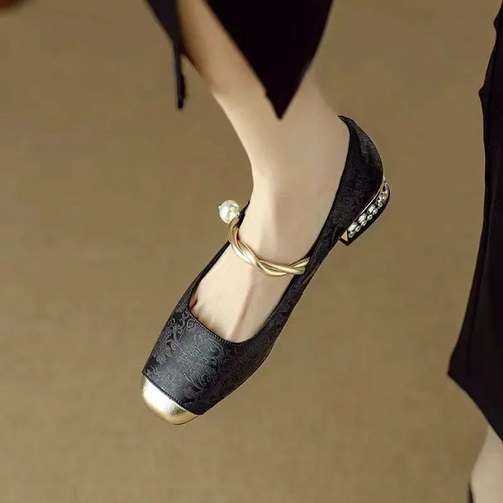 Frieda – Klassische Riemchenschuhe mit elegantem Look