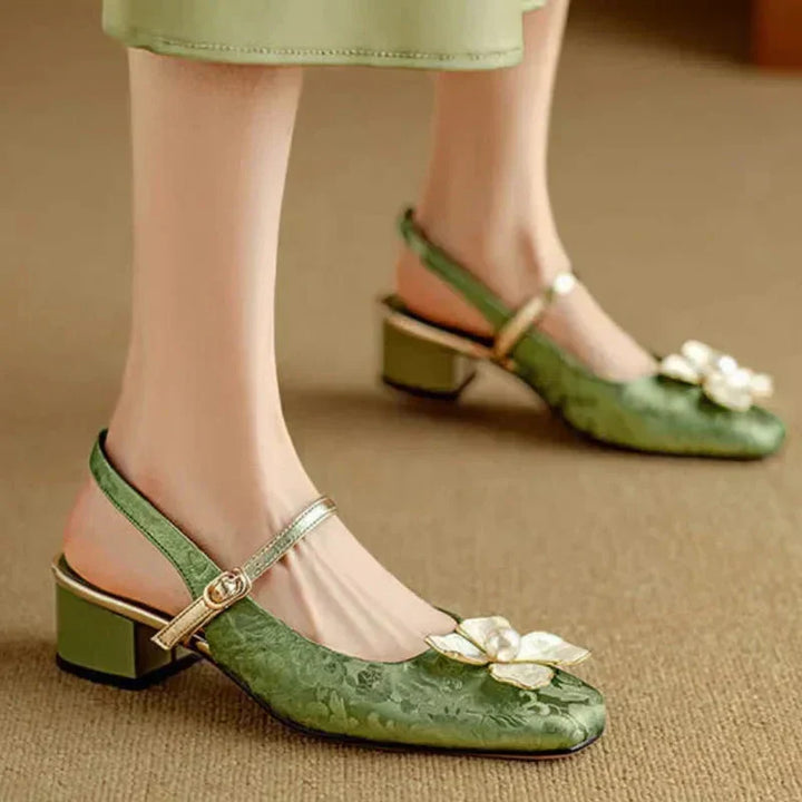 Mathilde – Elegante Damenschuhe mit floralem Detail