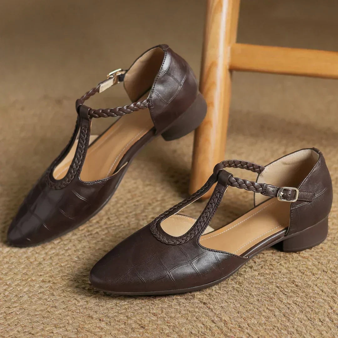 Greta – Klassische Leder-T-Steg-Schuhe mit geflochtenem Detail