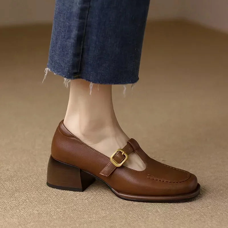 Emilia – T-Steg-Schuhe im Vintage-Stil