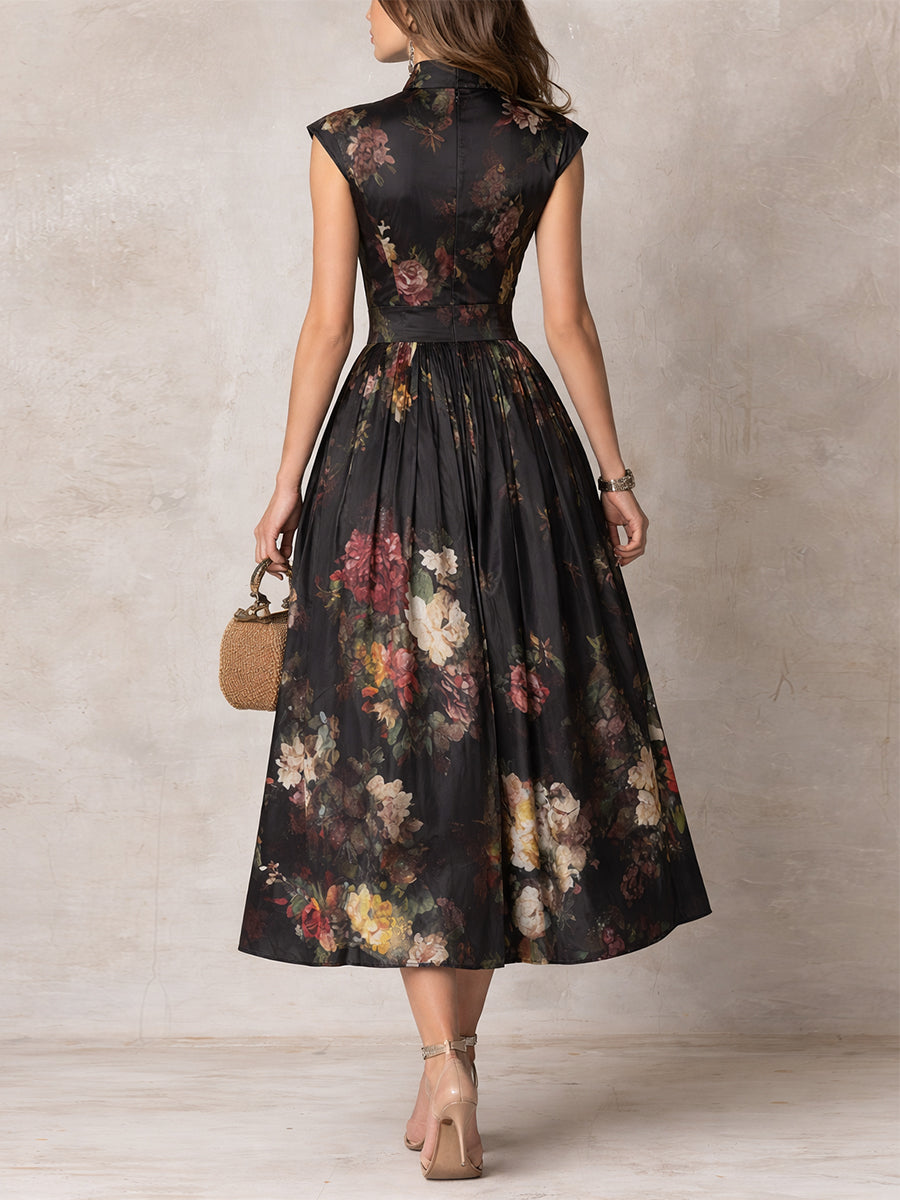 Greta | Midikleid plissiert aus Satin mit Blumenmuster schwarz