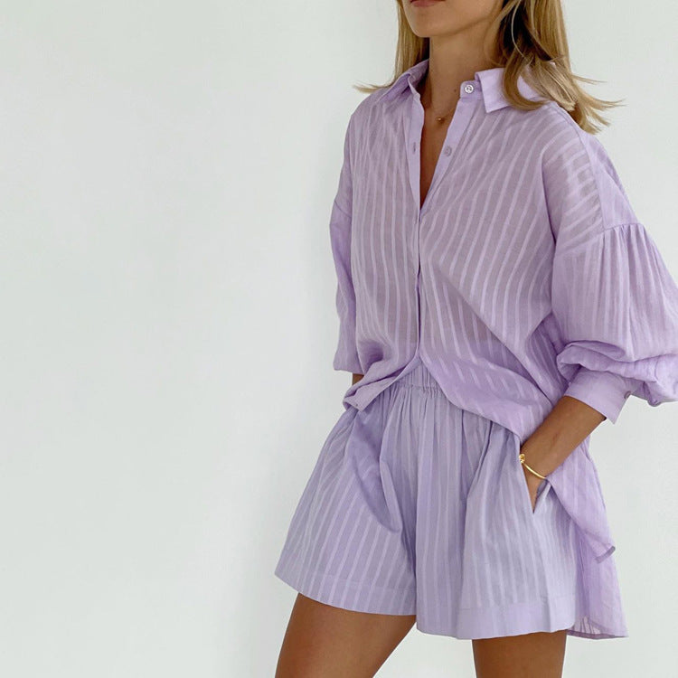 Greta-Theresa | Luftiges Set aus geknöpfter Bluse und Shorts