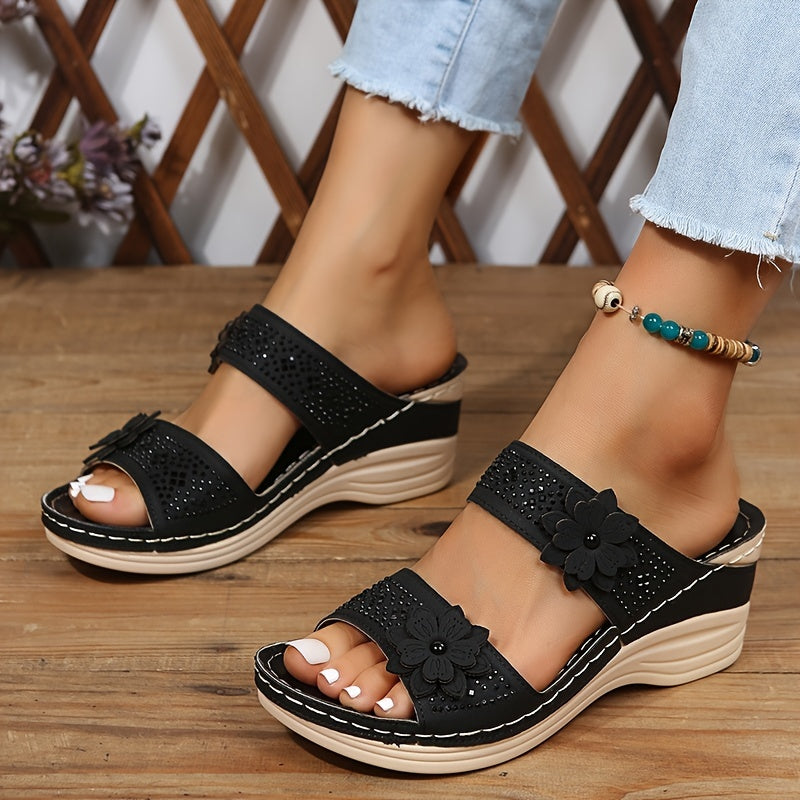 Maja-Charlotte | Bequeme Keilsandalen