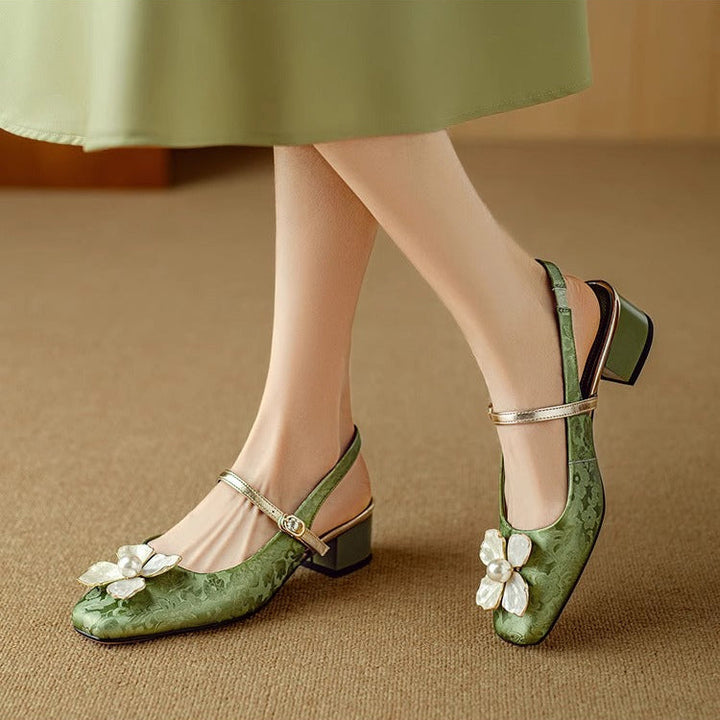 Mathilde – Elegante Damenschuhe mit floralem Detail