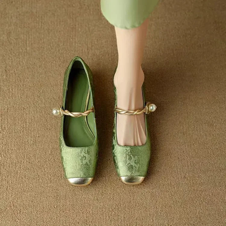 Frieda – Klassische Riemchenschuhe mit elegantem Look