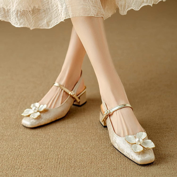 Mathilde – Elegante Damenschuhe mit floralem Detail