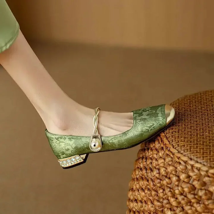 Frieda – Klassische Riemchenschuhe mit elegantem Look