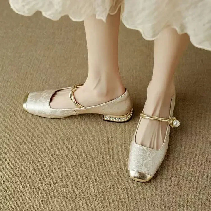 Frieda – Klassische Riemchenschuhe mit elegantem Look